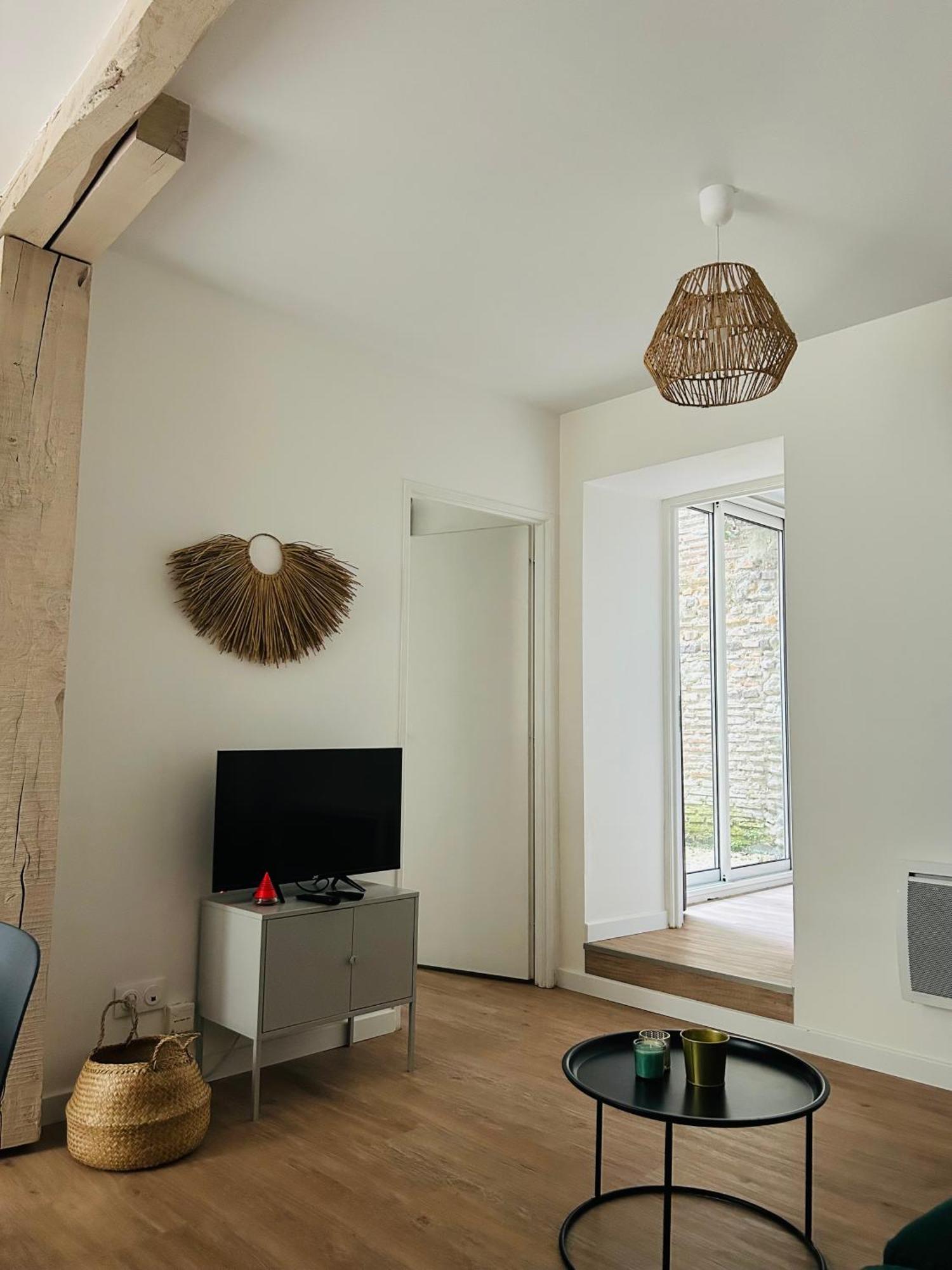 Le Patio : Appartement Chic 3 Chambres Au Coeur De Pau Exterior photo