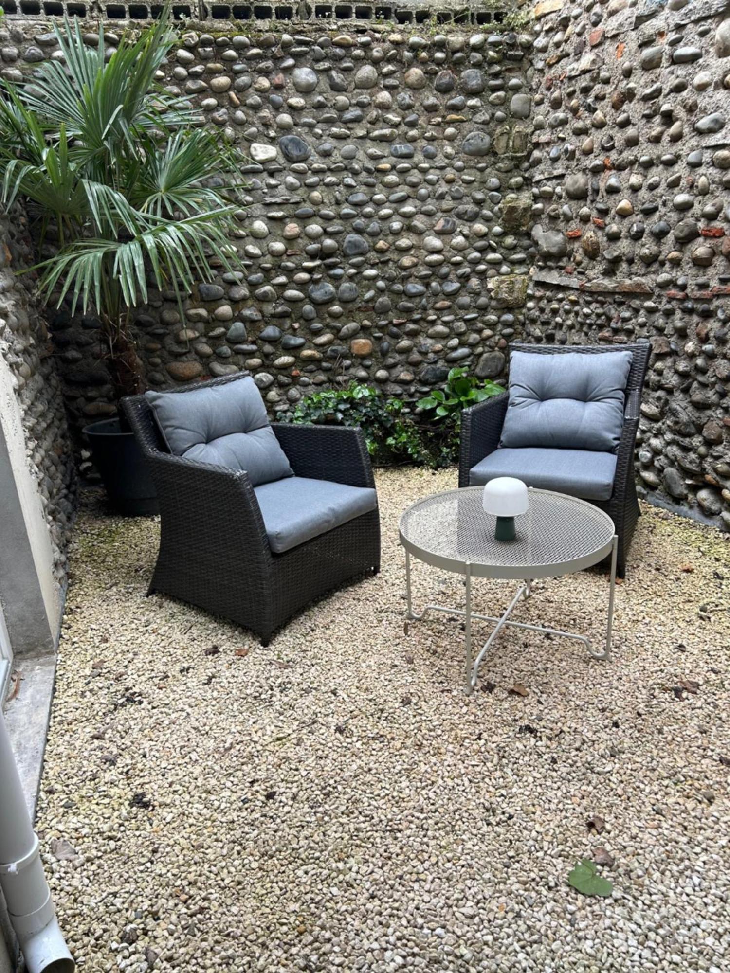 Le Patio : Appartement Chic 3 Chambres Au Coeur De Pau Exterior photo